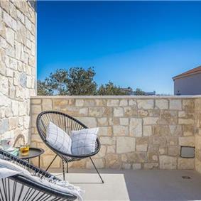 3 bedroom villa with pool, near Zadar, sleeps 8